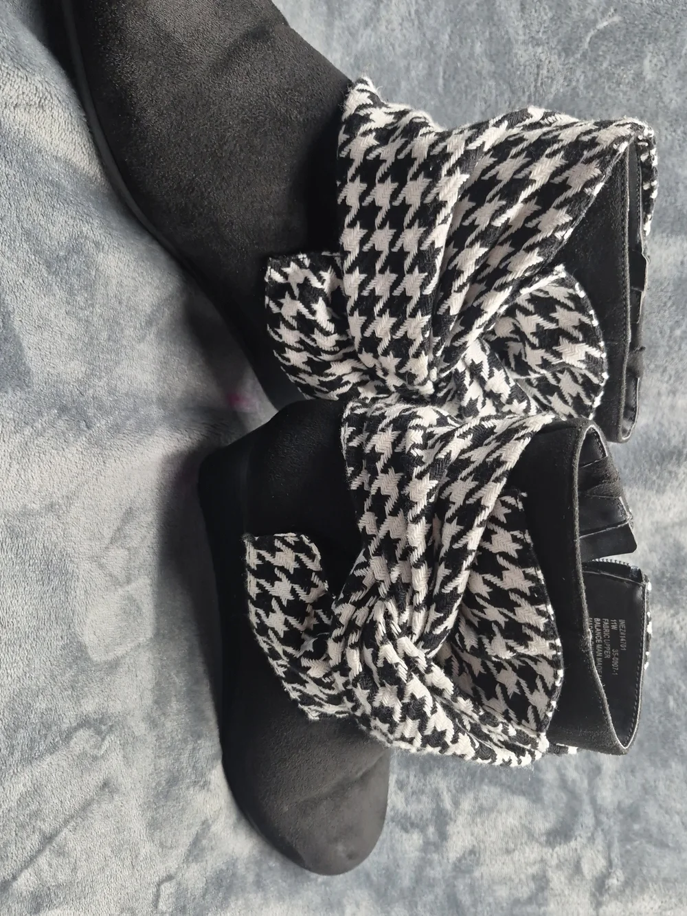 Comfortwiew Inez Bootie Short Ankle Winter Suede Shoes White& Black Size 11